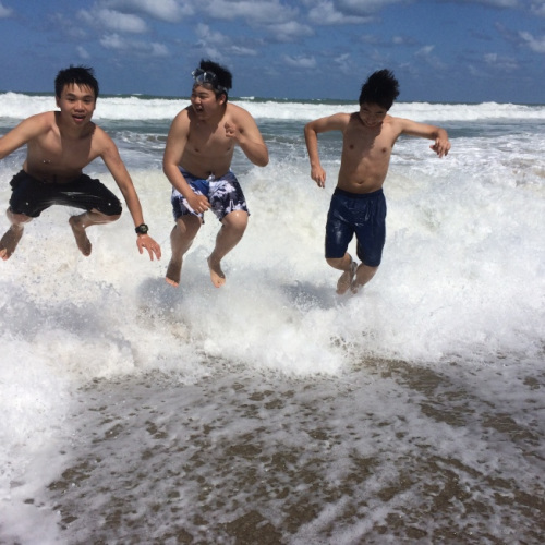 贏在起跑線？中國孩子赴美留學(xué)是否越早越好？